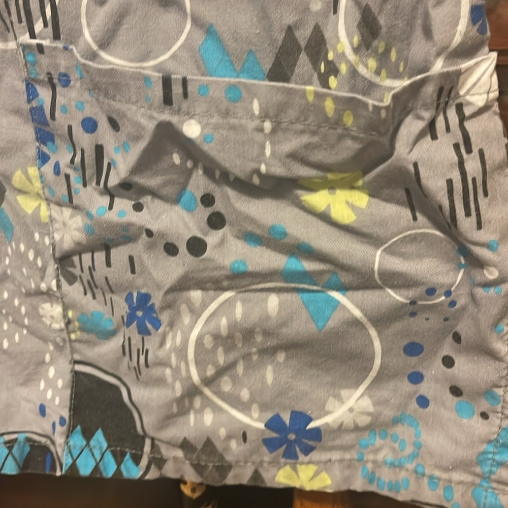 Scrub top - Picture 2 of 4